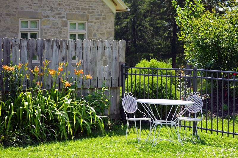 Minimalist Outdoor Patio